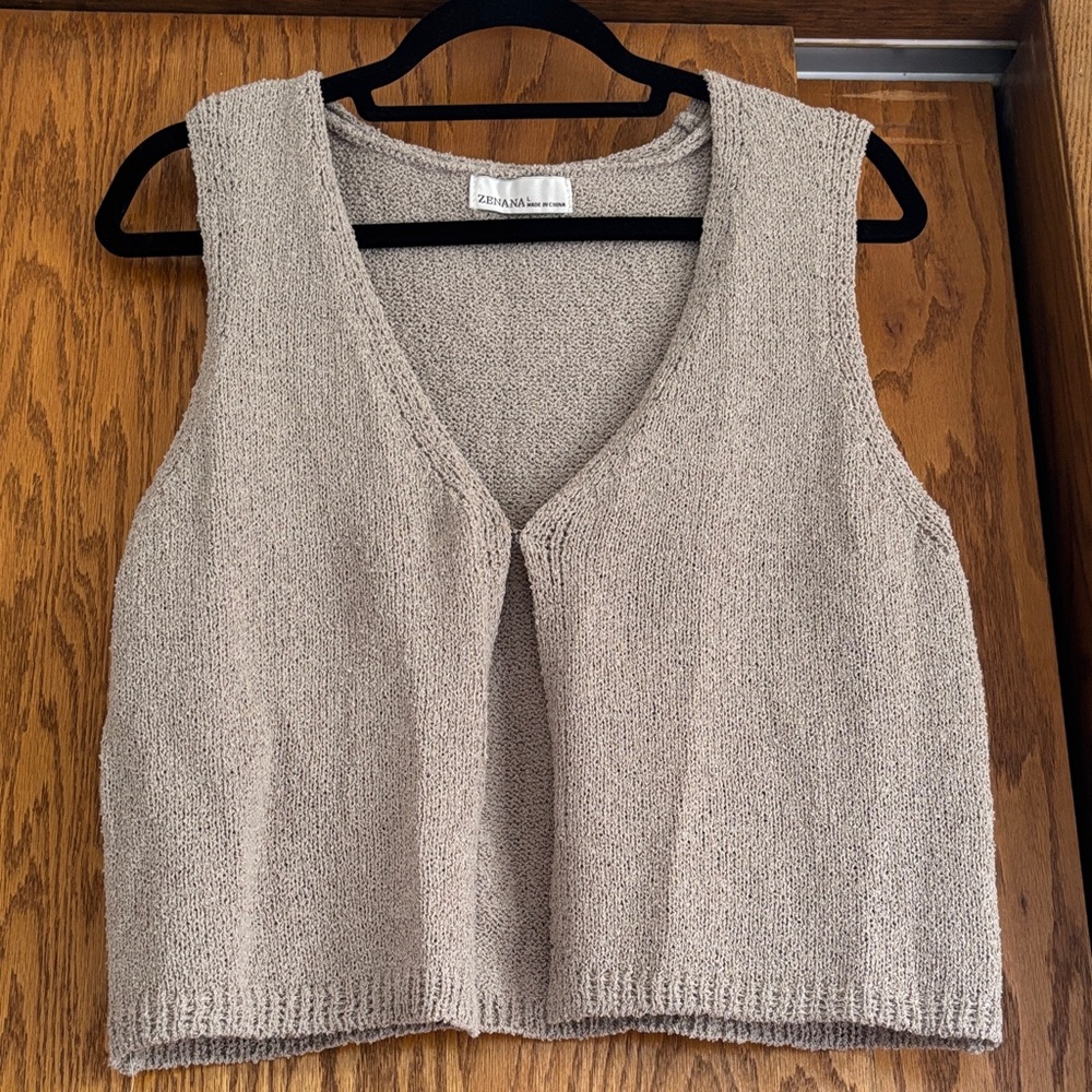 Zenana Outfitters Women's Knit V-Neck Top in Gray